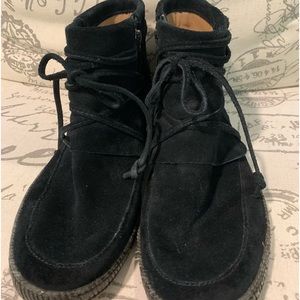 UGG WOMENS BOOTS black SUEDE SHOES size 8 MOCCASINS comfort NAME BRAND